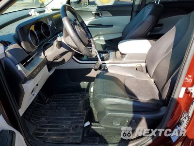 Zdjęcie 7 z 13 samochodu: 2023 KIA CARNIVAL LX VIN:KNDNB4H32P6193362 - miniatura