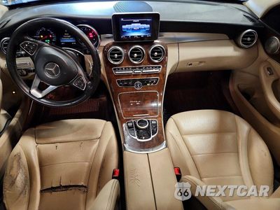 Zdjęcie 8 z 13 samochodu: 2017 MERCEDES-BENZ C 300 4MATIC VIN:55SWF4KB7HU201338 - miniatura