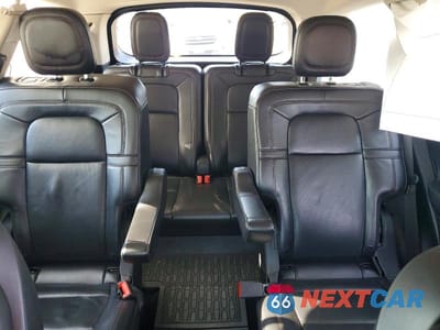 Zdjęcie 10 z 13 samochodu: 2023 LINCOLN AVIATOR RESERVE VIN:5LM5J7XC5PGL28651 - miniatura