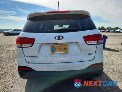 Zdjęcie 6 z 13 samochodu: 2017 KIA SORENTO LX VIN:5XYPGDA31HG192836 - miniatura