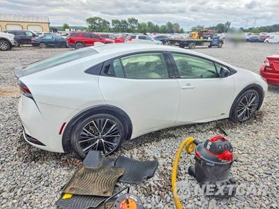 Trzecie zdjęcie samochodu z tyłu: 2024 TOYOTA PRIUS XLE VIN:JTDADABU3R3024917 - miniatura
