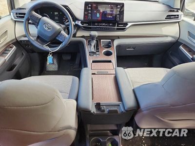 Zdjęcie 8 z 13 samochodu: 2024 TOYOTA SIENNA LE VIN:5TDKRKEC9RS209924 - miniatura