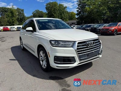 Czwarte zdjęcie samochodu z boku: 2018 AUDI Q7 PREMIUM PLUS VIN:WA1LAAF7XJD023827 - miniatura