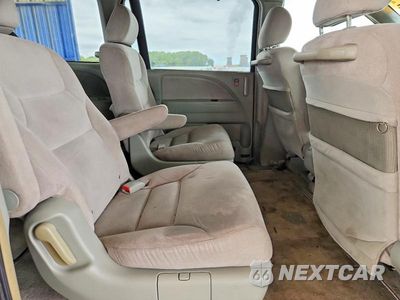 Zdjęcie 11 z 13 samochodu: 2006 HONDA ODYSSEY EX VIN:5FNRL38486B087762 - miniatura