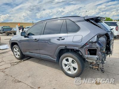 Drugie zdjęcie samochodu z przodu: 2021 TOYOTA RAV4 XLE VIN:2T3P1RFV1MC236260 - miniatura