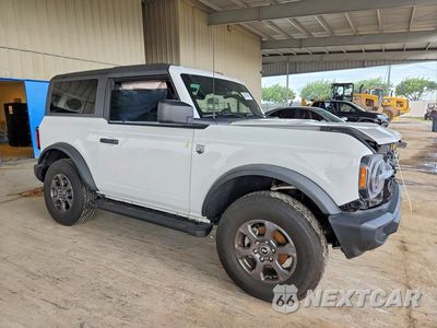 Czwarte zdjęcie samochodu z boku: 2023 FORD BRONCO BASE VIN:1FMDE5AH9PLB51332 - miniatura