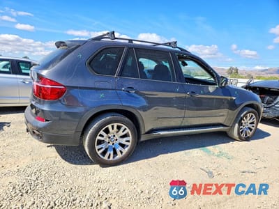 Trzecie zdjęcie samochodu z tyłu: 2013 BMW X5 XDRIVE35I VIN:5UXZV4C53D0B02536 - miniatura