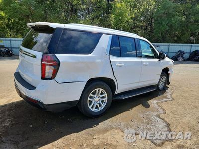 Trzecie zdjęcie samochodu z tyłu: 2021 CHEVROLET TAHOE C1500 LS VIN:1GNSCMKD5MR202008 - miniatura