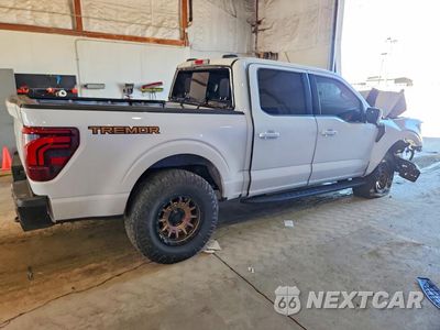 Trzecie zdjęcie samochodu z tyłu: 2025 FORD F150 TREMOR VIN:1FTFW4L54SFA63500 - miniatura
