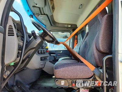Zdjęcie 7 z 13 samochodu: 2017 PETERBILT 579 SEMI TRUCK VIN:1XPBA48X6HD428625 - miniatura