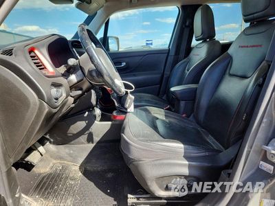 Zdjęcie 7 z 12 samochodu: 2020 JEEP RENEGADE TRAILHAWK VIN:ZACNJBC10LPL36102 - miniatura
