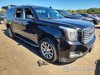 Czwarte zdjęcie samochodu z boku: 2019 GMC YUKON XL DENALI VIN:1GKS2HKJ6KR362683 - miniatura