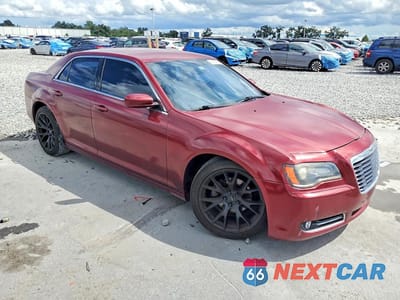 Czwarte zdjęcie samochodu z boku: 2013 CHRYSLER 300 S VIN:2C3CCABG5DH708111 - miniatura