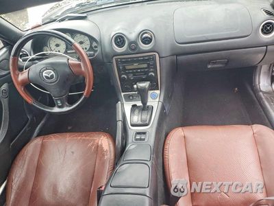 Zdjęcie 8 z 13 samochodu: 2002 MAZDA MX-5 MIATA BASE VIN:JM1NB353020228765 - miniatura