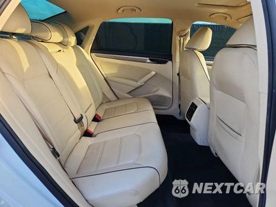 Zdjęcie 10 z 12 samochodu: 2018 VOLKSWAGEN PASSAT SE VIN:1VWBA7A34JC043082 - miniatura