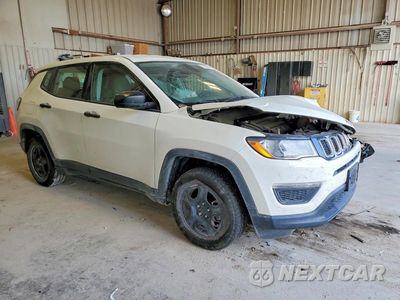 Czwarte zdjęcie samochodu z boku: 2018 JEEP COMPASS SPORT VIN:3C4NJCABXJT151856 - miniatura