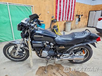Trzecie zdjęcie samochodu z tyłu: 1982 HONDA VF750 S VIN:JH2RC0704CM010698 - miniatura
