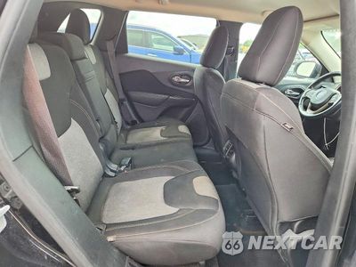 Zdjęcie 10 z 12 samochodu: 2014 JEEP CHEROKEE LATITUDE VIN:1C4PJLCS3EW314045 - miniatura