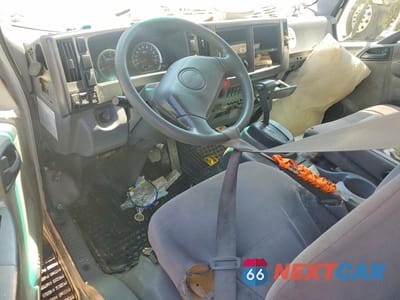 Zdjęcie 8 z 13 samochodu: 2011 ISUZU NPR DELIVERY TRUCK VIN:JALB4W170B7401049 - miniatura