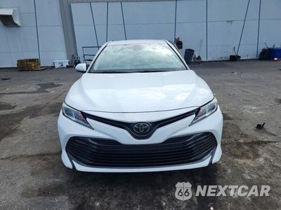 Piąte zdjęcie samochodu w środku: 2020 TOYOTA CAMRY LE VIN:4T1C11AK3LU865439 - miniatura
