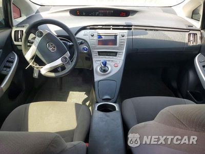 Zdjęcie 8 z 12 samochodu: 2015 TOYOTA PRIUS TWO VIN:JTDKN3DU5F0482823 - miniatura