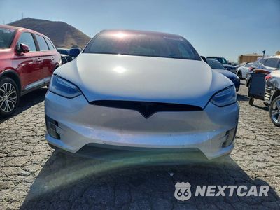 Piąte zdjęcie samochodu w środku: 2016 TESLA MODEL X VIN:5YJXCDE28GF025909 - miniatura