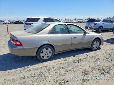 Trzecie zdjęcie samochodu z tyłu: 2000 LEXUS ES 300 VIN:JT8BF28G2Y0261774 - miniatura