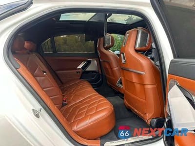 Zdjęcie 9 z 10 samochodu: 2024 BMW 760 XI VIN:WBA33EJ0XRCP25744 - miniatura