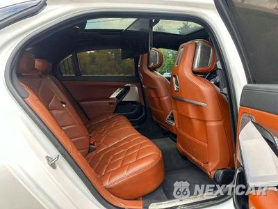 Zdjęcie 9 z 10 samochodu: 2024 BMW 760 XI VIN:WBA33EJ0XRCP25744 - miniatura