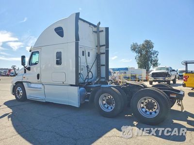 Drugie zdjęcie samochodu z przodu: 2014 FREIGHTLINER CASCADIA SEMI TRUCK VIN:3AKJGLD52ESFV9322 - miniatura