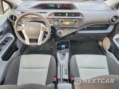 Zdjęcie 8 z 13 samochodu: 2013 TOYOTA PRIUS C TWO VIN:JTDKDTB3XD1054847 - miniatura