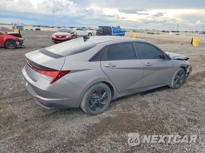 Trzecie zdjęcie samochodu z tyłu: 2022 HYUNDAI ELANTRA SEL VIN:KMHLM4AGXNU256291 - miniatura