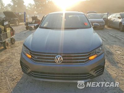 Piąte zdjęcie samochodu w środku: 2017 VOLKSWAGEN PASSAT R-LINE VIN:1VWDT7A38HC053952 - miniatura