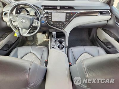 Zdjęcie 8 z 12 samochodu: 2018 TOYOTA CAMRY HYBRID XLE VIN:4T1B21HKXJU003606 - miniatura