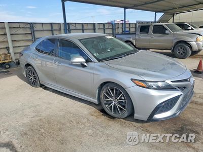 Czwarte zdjęcie samochodu z boku: 2022 TOYOTA CAMRY SE VIN:4T1G11AK1NU651005 - miniatura