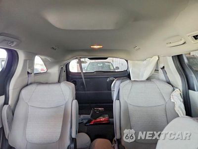 Zdjęcie 10 z 14 samochodu: 2022 TOYOTA SIENNA LE VIN:5TDKRKEC1NS118575 - miniatura