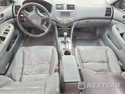 Zdjęcie 8 z 12 samochodu: 2007 HONDA ACCORD EX VIN:1HGCM56827A107150 - miniatura