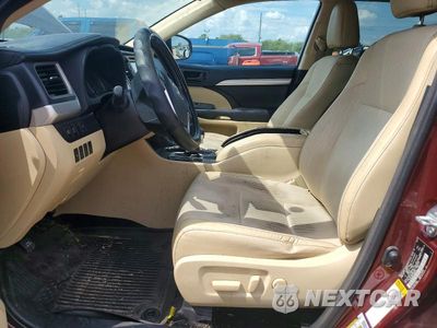 Zdjęcie 7 z 13 samochodu: 2017 TOYOTA HIGHLANDER LE PLUS VIN:5TDBZRFH7HS386201 - miniatura