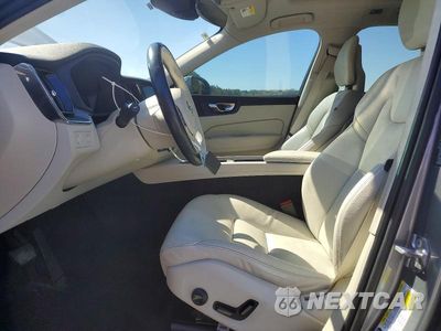 Zdjęcie 7 z 13 samochodu: 2018 VOLVO XC60 T5 VIN:LYV102RKXJB086636 - miniatura