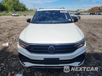 Piąte zdjęcie samochodu w środku: 2024 VOLKSWAGEN TIGUAN SE R-LINE BLACK VIN:3VV8B7AX3RM079208 - miniatura