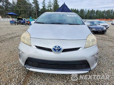 Piąte zdjęcie samochodu w środku: 2013 TOYOTA PRIUS THREE VIN:JTDKN3DU4D5565241 - miniatura