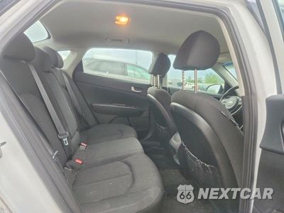 Zdjęcie 10 z 12 samochodu: 2016 KIA OPTIMA LX VIN:5XXGT4L3XGG058077 - miniatura
