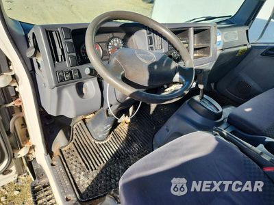 Zdjęcie 8 z 11 samochodu: 2012 ISUZU NPR HD VIN:54DC4W1B6CS804179 - miniatura