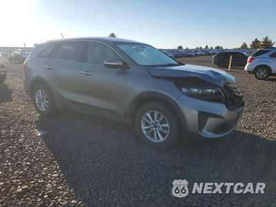 Czwarte zdjęcie samochodu z boku: 2019 KIA SORENTO LX V6 VIN:5XYPGDA5XKG456161 - miniatura
