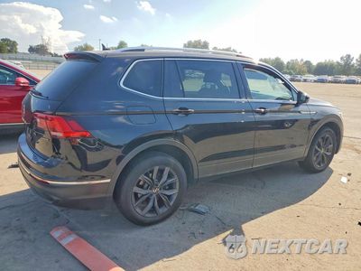 Trzecie zdjęcie samochodu z tyłu: 2022 VOLKSWAGEN TIGUAN SE VIN:3VV2B7AX5NM035078 - miniatura