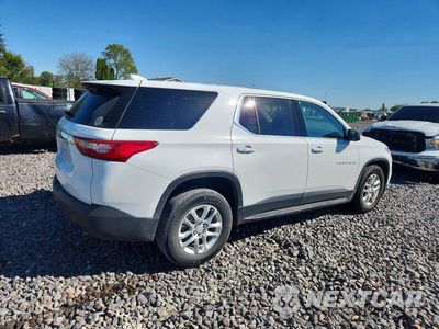 Trzecie zdjęcie samochodu z tyłu: 2018 CHEVROLET TRAVERSE LS VIN:1GNERFKW4JJ242373 - miniatura