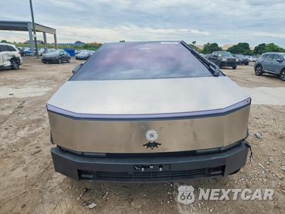 Piąte zdjęcie samochodu w środku: 2025 TESLA CYBERTRUCK VIN:7G2CEHED5SA072982 - miniatura