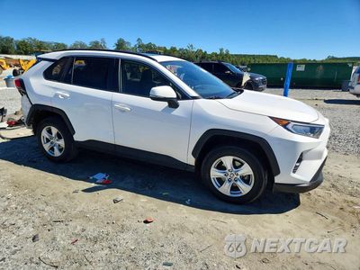 Czwarte zdjęcie samochodu z boku: 2020 TOYOTA RAV4 XLE VIN:JTMW1RFV9LD060435 - miniatura