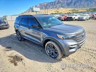 Czwarte zdjęcie samochodu z boku: 2022 FORD EXPLORER XLT VIN:1FMSK8DH0NGC03465 - miniatura