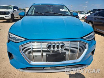 Piąte zdjęcie samochodu w środku: 2019 AUDI E-TRON PRESTIGE VIN:WA1VABGE8KB017310 - miniatura
